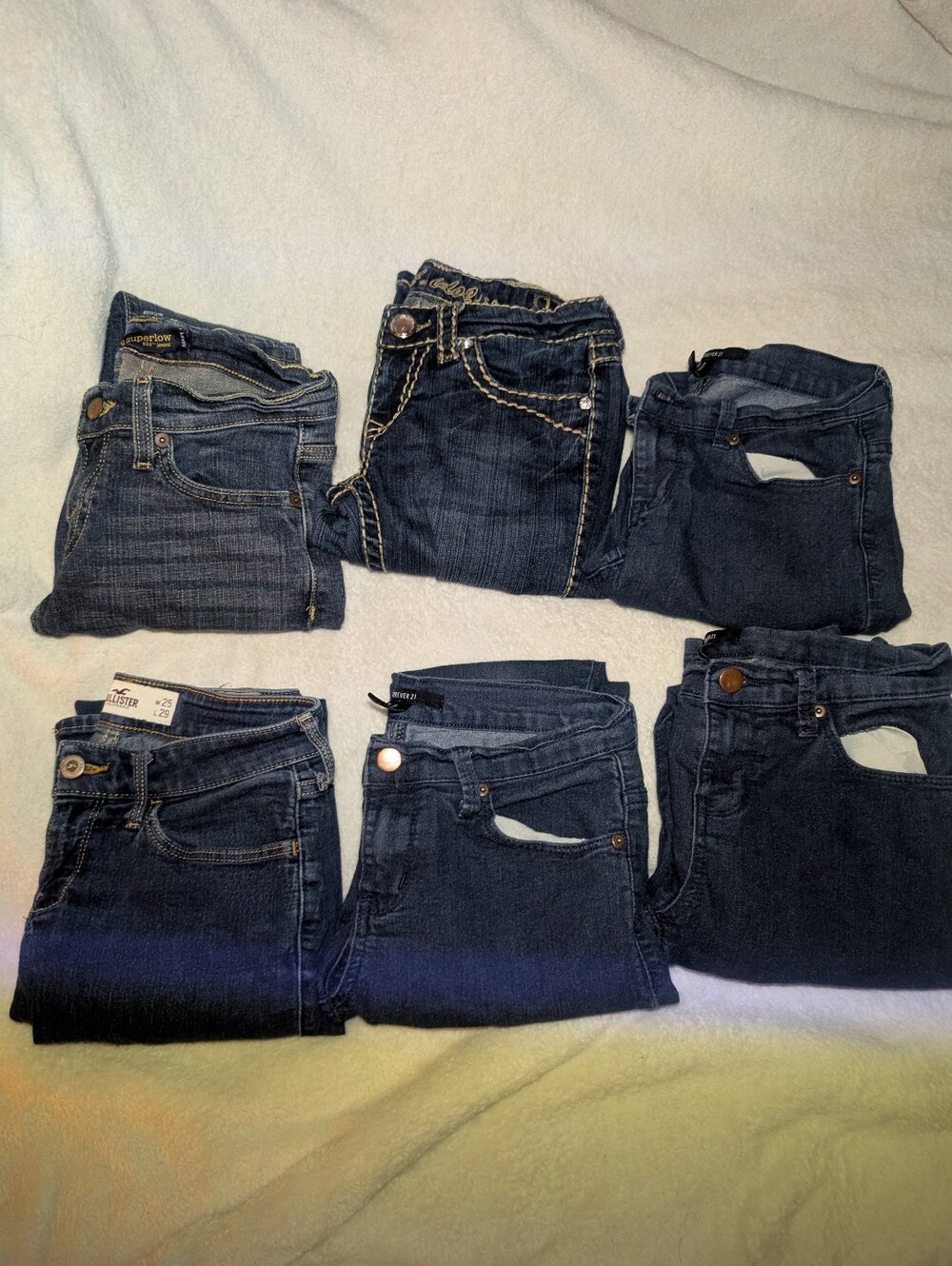 Size 1. 25 Waist/ 29 Inseam Women's Bundle. LA Idol. Levis, Hollister. For21